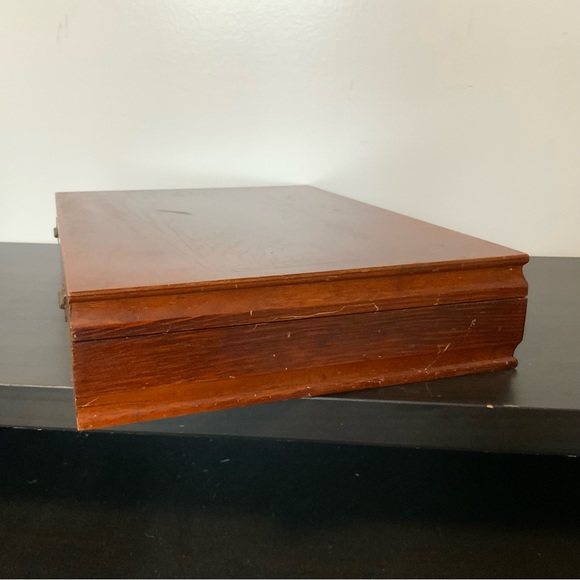 W. M. Roger’s Silverplate Flatware Set in Display Case - Picture 15 of 15